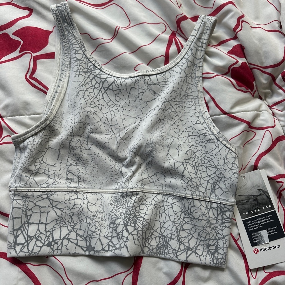 Lululemon power pivot tank size 6 NWT
